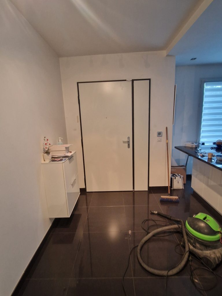 Intérieur porte tiercée aluminium Fichet Stylea, par Ludovic COLAS artisan menuisier.
